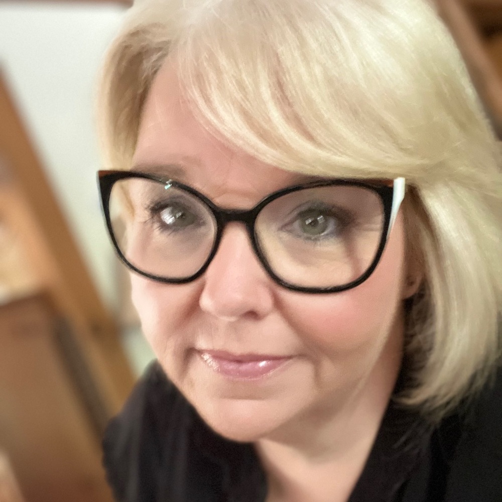 Meet your Posher, Liz
